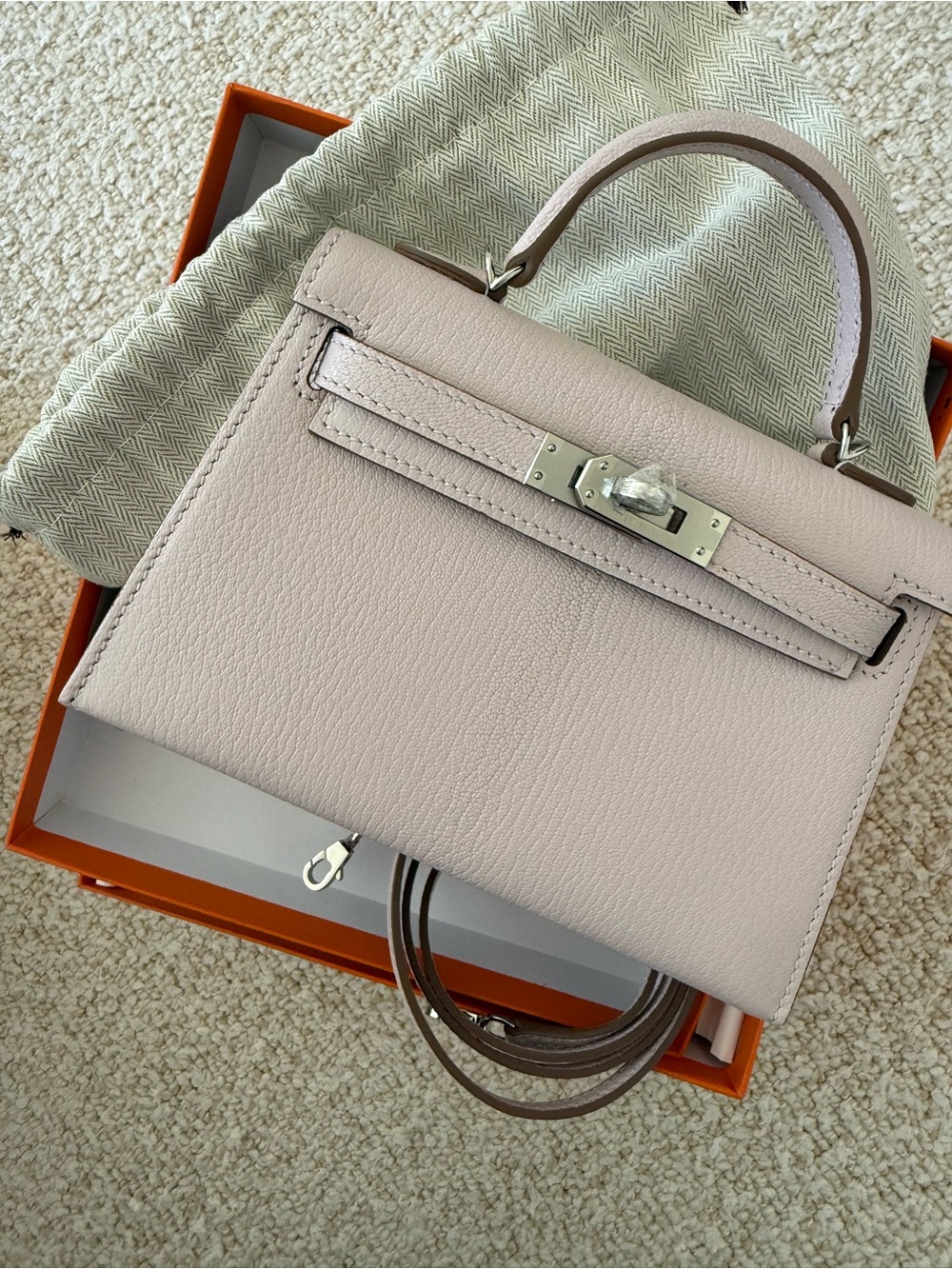 Kelly-Inspired Mini 20 Handbag | 09 Mauve Pale Chevre Goatskin | Silver HW